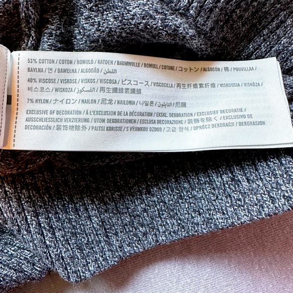 HOLLISTER GRAY LONG SLEEVE SWEATER. SIZE MEDIUM. - Picture 5 of 6